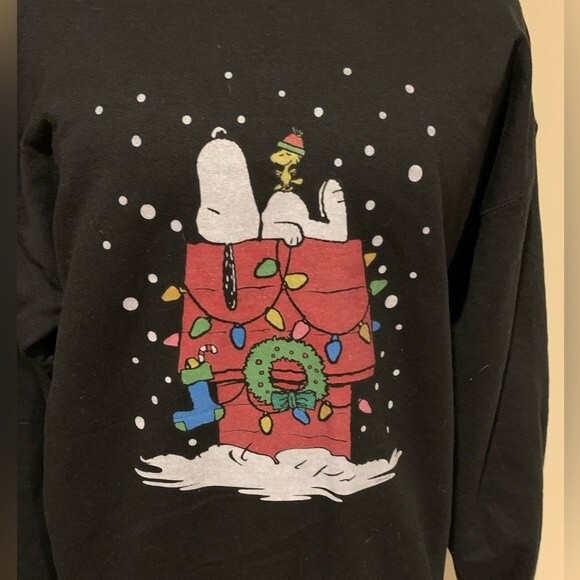 Snoopy Christmas sweatshirt size medium - Picture 2 of 5